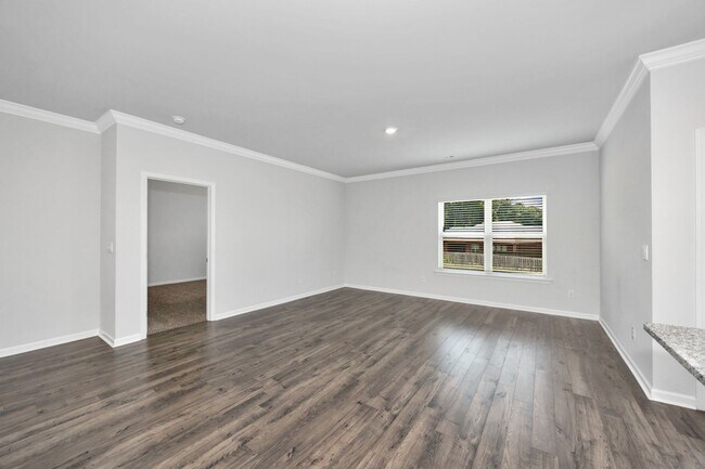 Building Photo - 102 High Leaf Dr