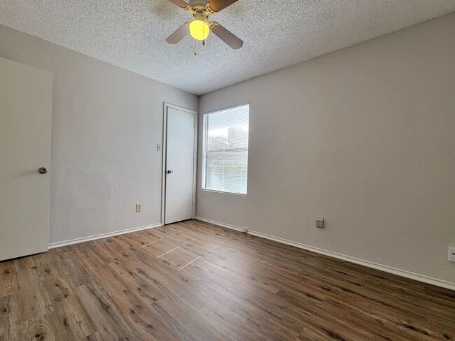 Building Photo - Horseshoe Cir, 1760