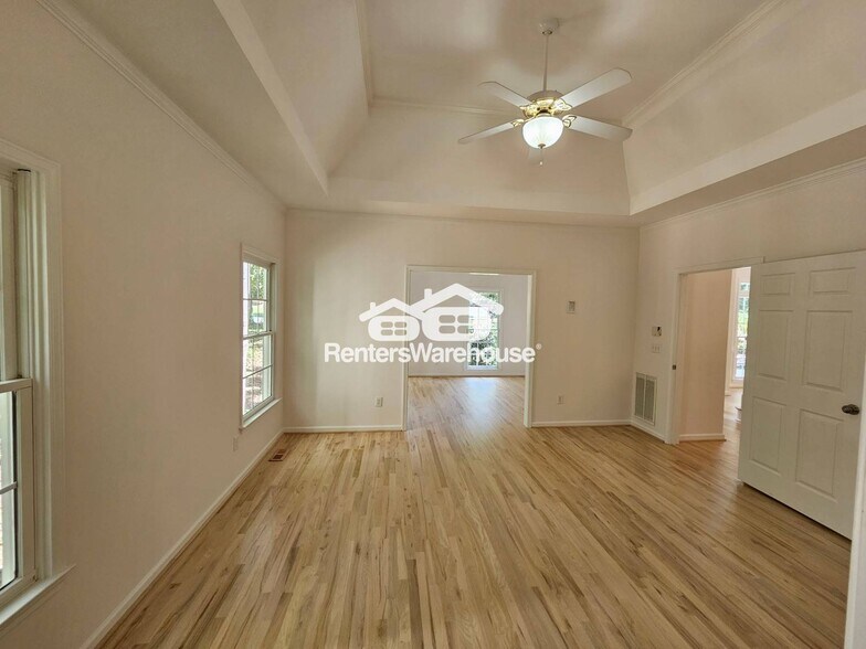 Building Photo - 2530 Wellsley Ln