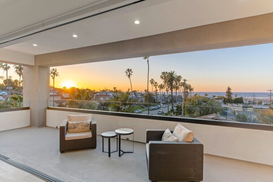 Master Balcony - 4386 Newport Ave