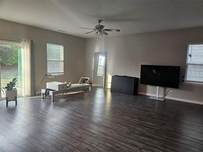 Building Photo - 4707 Waxwing St