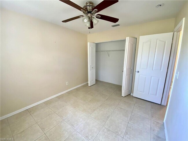 Building Photo - 1922 NE 14th Terrace