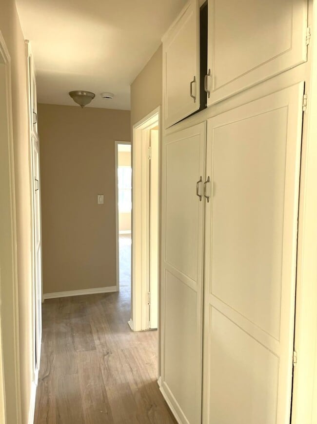 Building Photo - 462