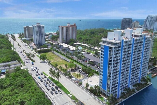 Building Photo - 2800 E Sunrise Blvd