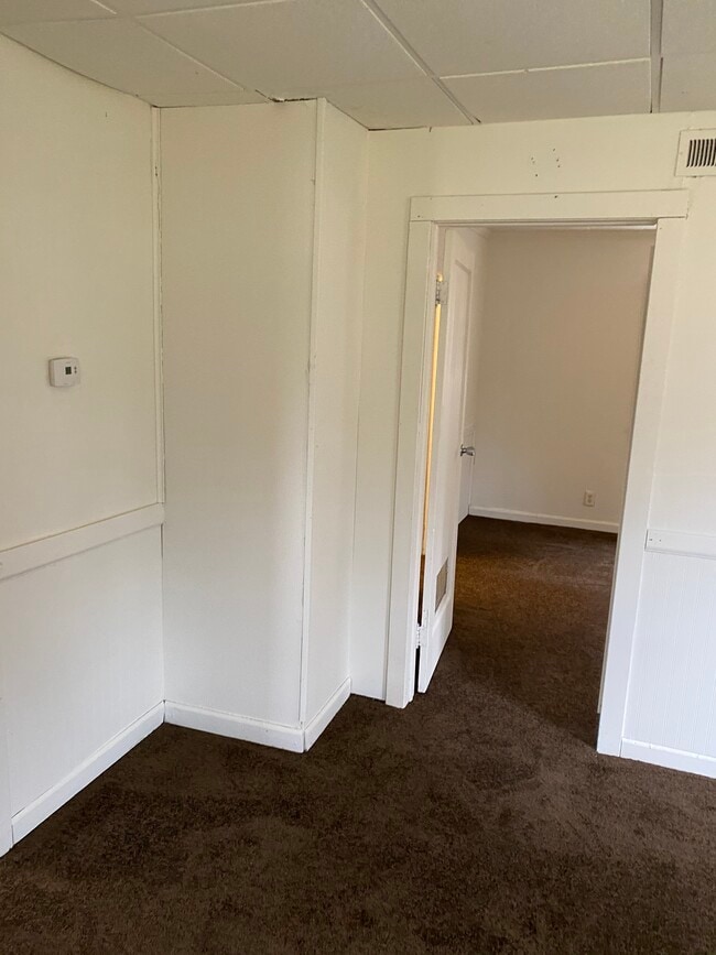 Building Photo - 605 W Mishawaka Rd