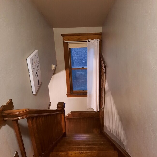 Building Photo - 224 E Dell St