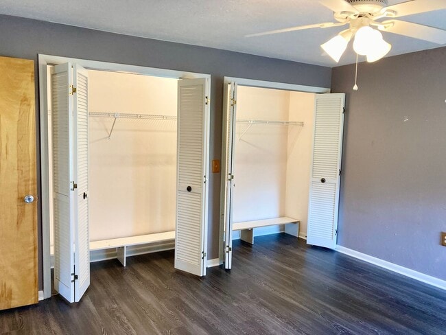 Building Photo - Available soon! 2 bedroom, 1.5 bath home w...