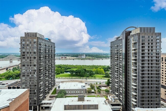 Building Photo - 300-314 N Broadway