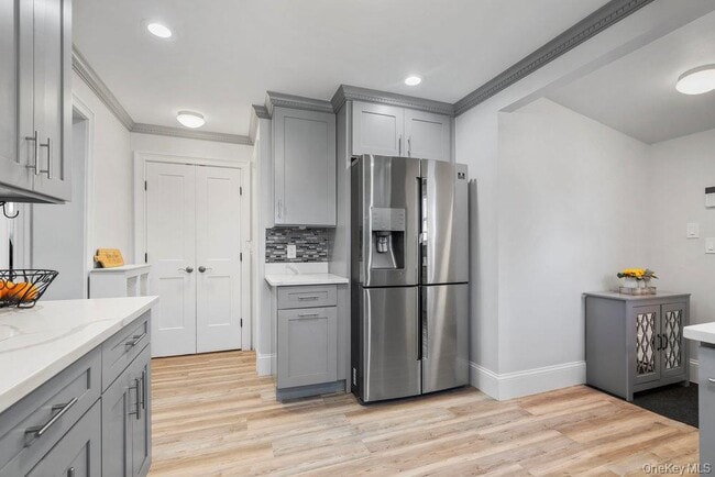 Building Photo - 9 George St