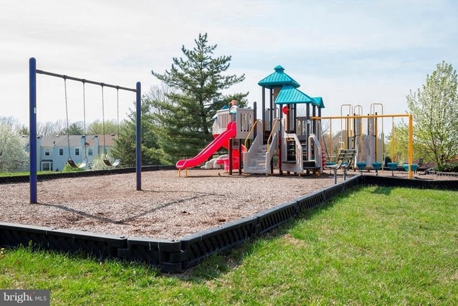 Building Photo - 6627 Briarleigh Way