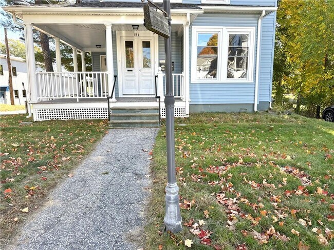 Primary Photo - 532 Blackstone St