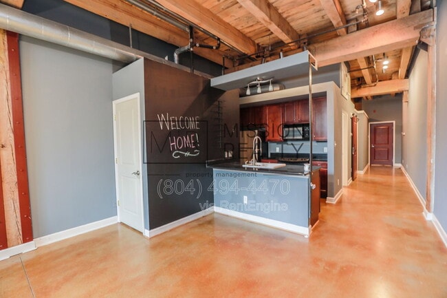 Building Photo - 815 Porter St
