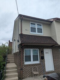 Building Photo - 4402 McMenamy St