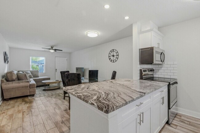 Building Photo - 3911 W Cleveland St