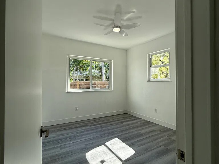 Building Photo - 340 NE 125th St