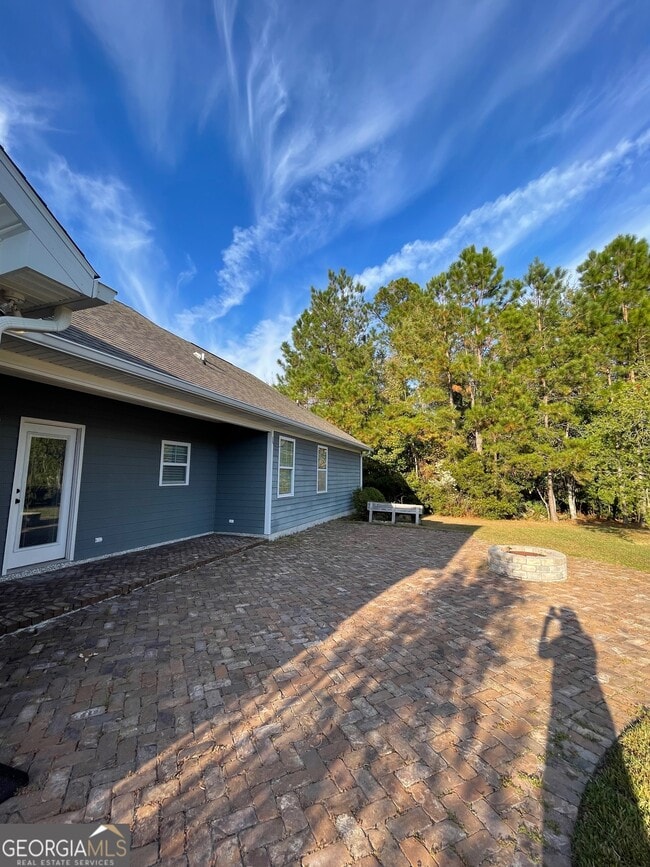 Building Photo - 102 Settlers Hammock Way