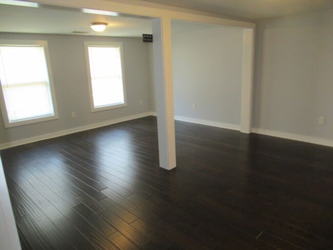 Building Photo - Burson Ave. 627C