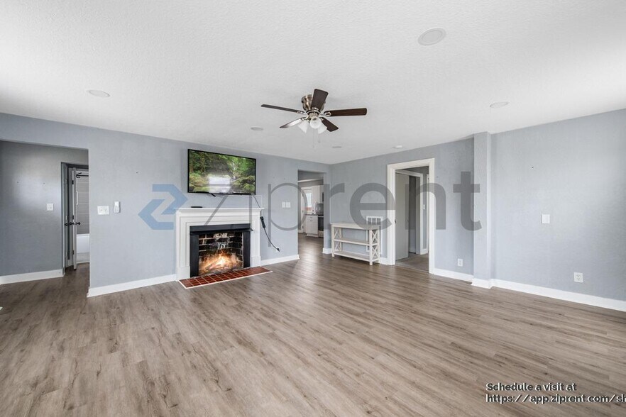 Building Photo - 965 W Ocean View Ave