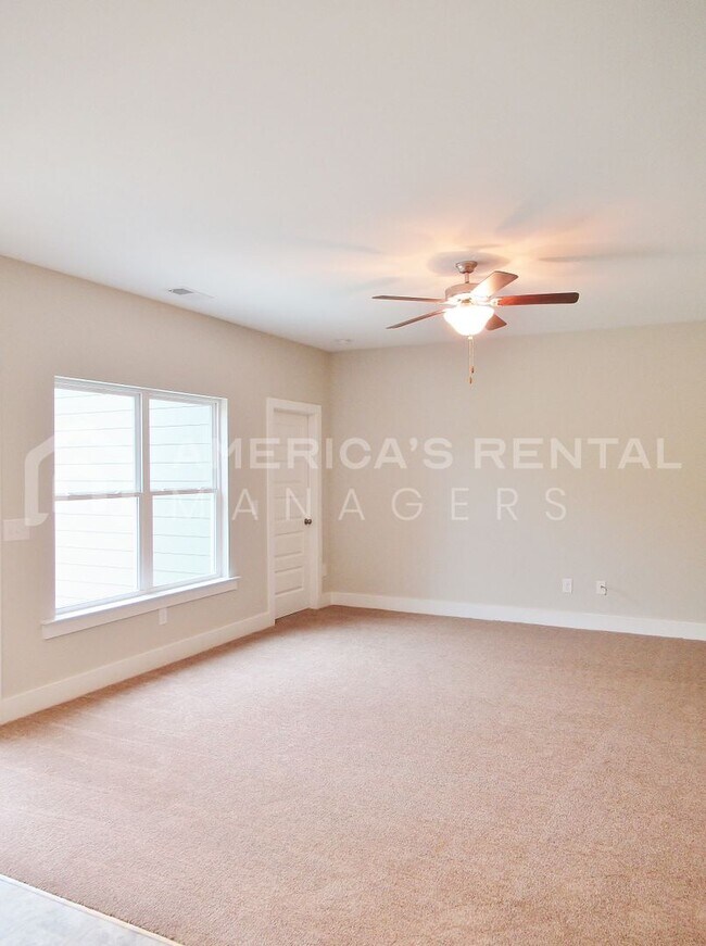 Building Photo - Home for Rent in Tuscaloosa... Available t...