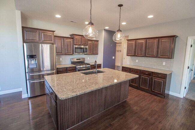 Building Photo - 7407 Pemberton Dr