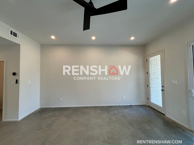 Building Photo - 38 Angelus St