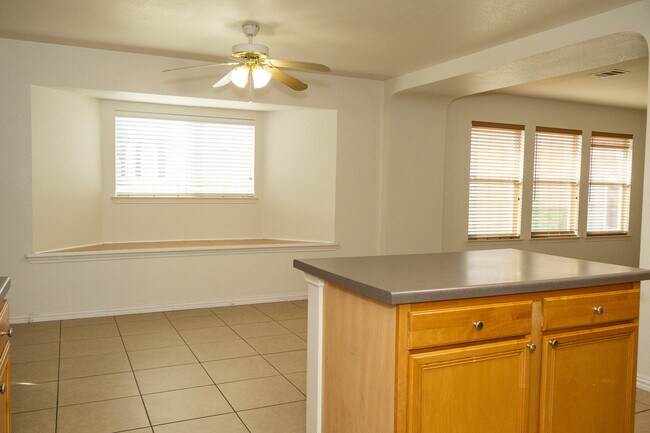 Building Photo - 1613 Apollo Cir