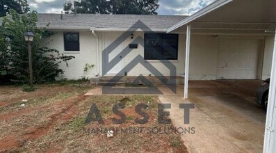 Building Photo - 5 Bedroom Home Available For Lease or Rent to Own!