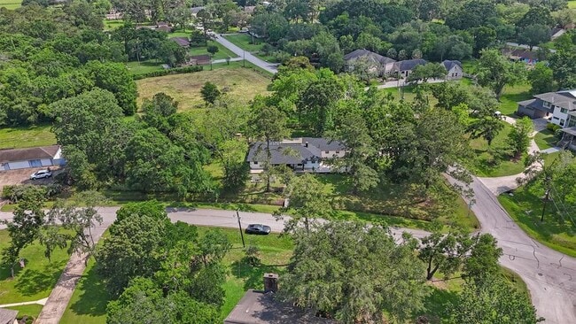 Building Photo - 1108 Myrtlewood Dr
