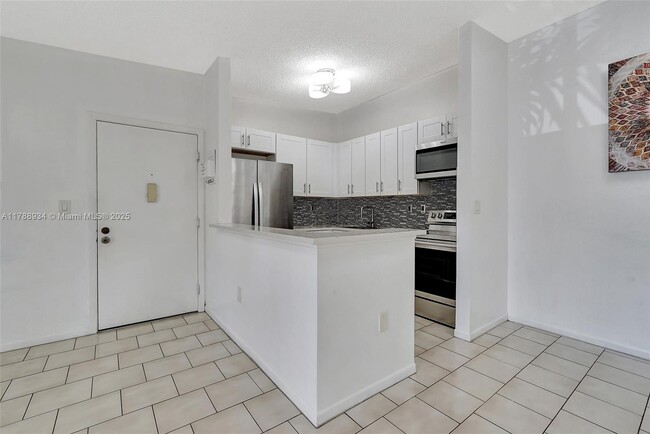 Building Photo - 825 NE 199th St