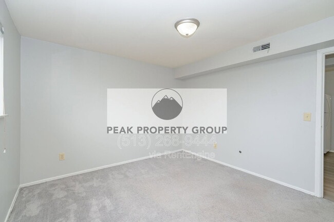Building Photo - 2971 Deckebach Ave