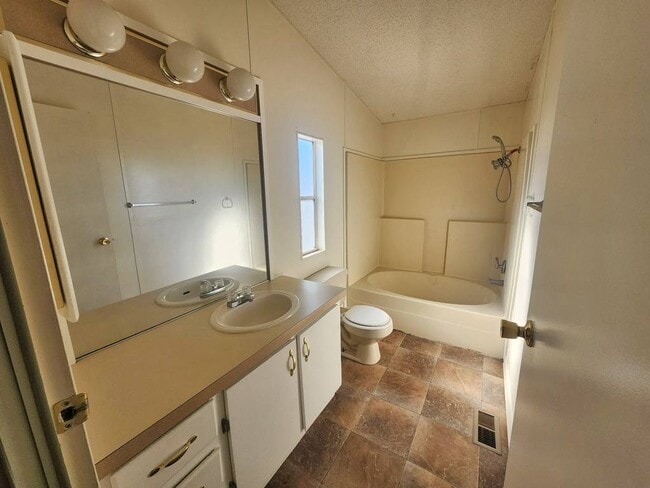 Building Photo - 3589 W Wells Rd