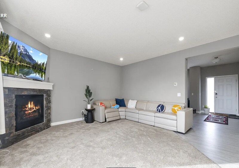 Building Photo - 15985 Sapphire St NW