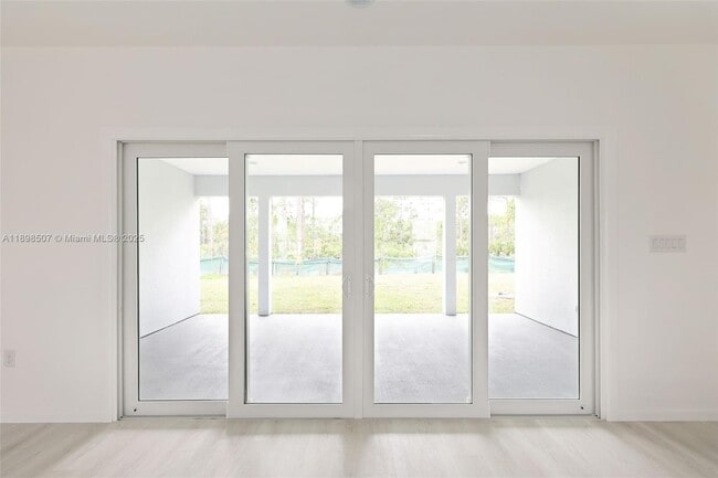 Building Photo - 746 Harriet Ave SW