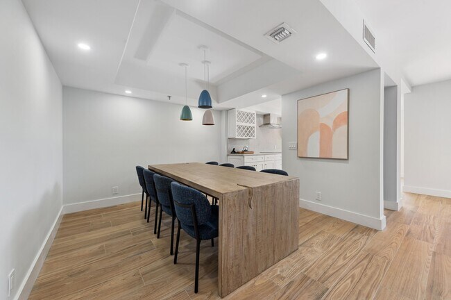 Building Photo - 4600 S Ocean Blvd