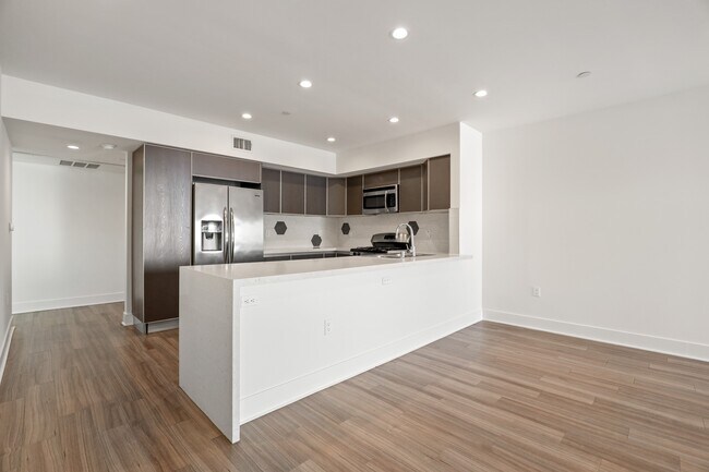 Interior Photo - Orlando on Third by Wiseman