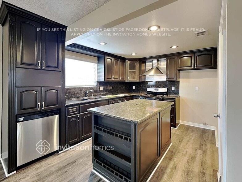 Building Photo - 27855 Brookstone Ave