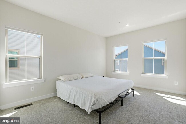 Building Photo - 42548 Invergordon Ter