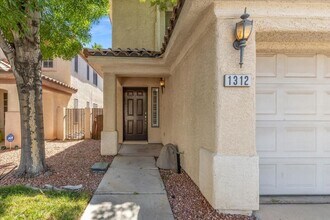 Building Photo - 1312 Paraiso St