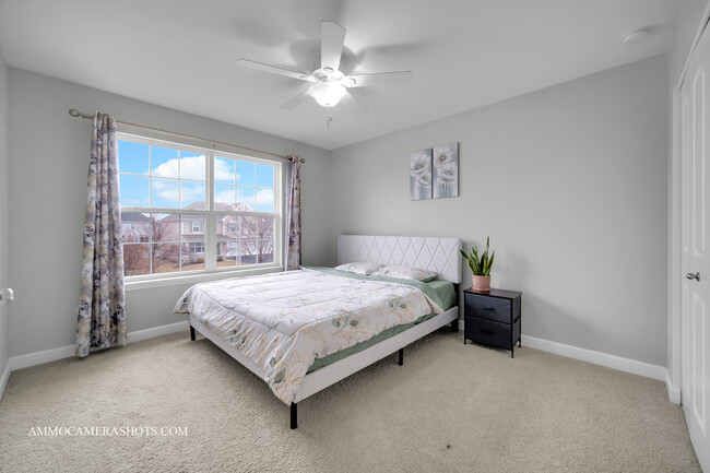 Building Photo - 2305 Brookstone Dr
