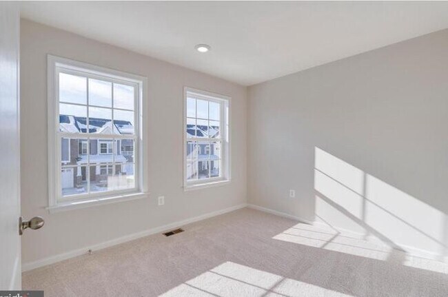 Building Photo - 10810 Meridian Hill Way
