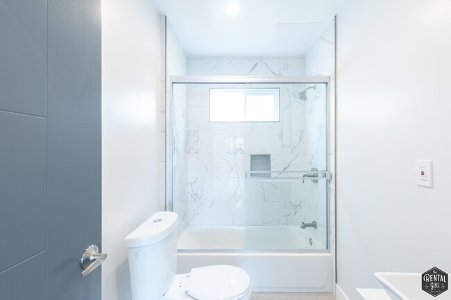 Building Photo - 3872 Bentley Ave