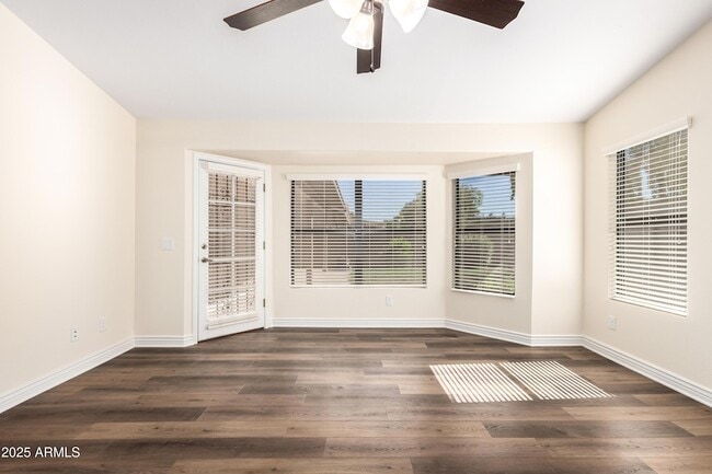 Building Photo - 1517 W Islandia Dr