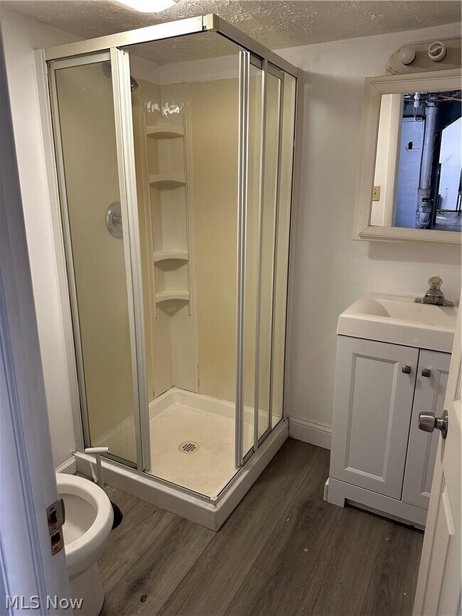 Building Photo - 1418 Wyandotte Ave