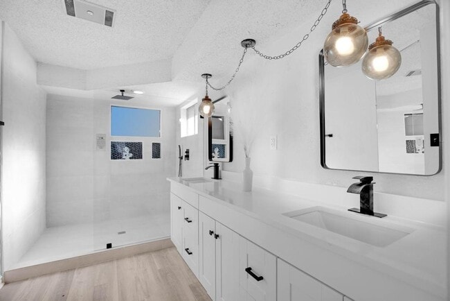 Building Photo - 9427 Braeburn Glen St