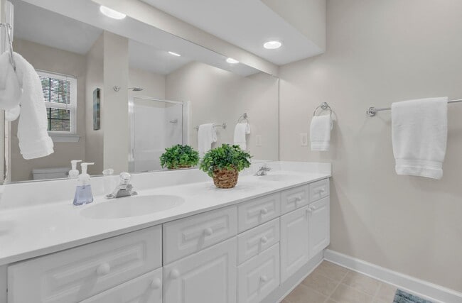 Building Photo - Dunes West Town House