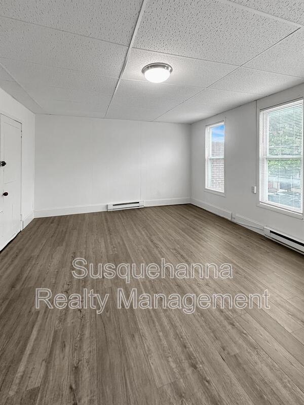 Building Photo - 344 N Mulberry St