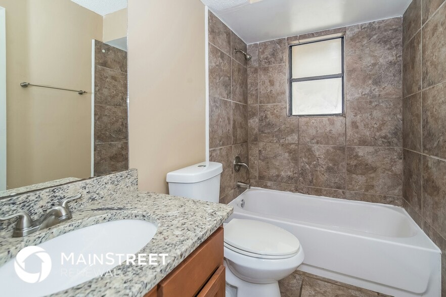 Building Photo - 1826 Blarney Cir