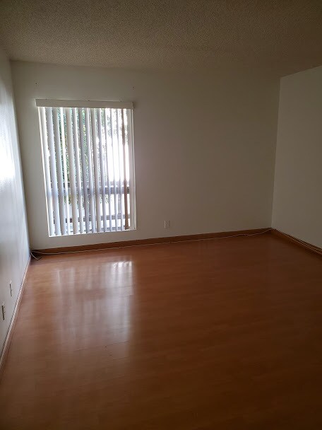 Building Photo - 1127 E Del Mar Blvd