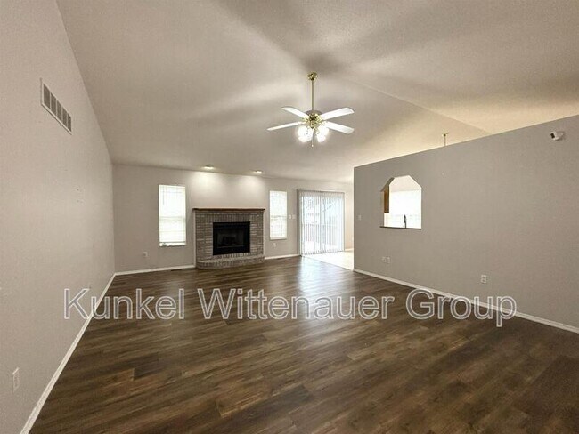 Building Photo - 1514 Peach Orchard Ln