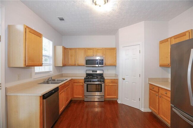 Building Photo - 3048 Kentmere Dr
